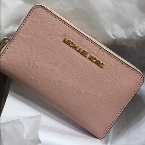 NWT Michael Kors Jetset wristlet wallet clutch